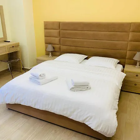 Elko Apartments & Rooms *