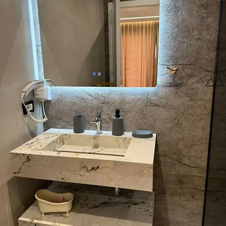 아파트 Elko Apartments & Rooms *