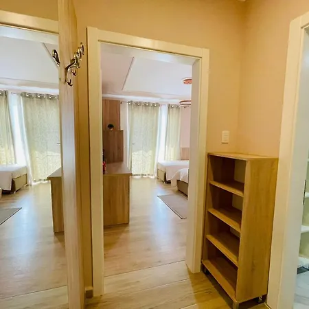 Elko Apartments & Rooms *