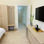 Elko Apartments&Rooms * Golem (Tirana)